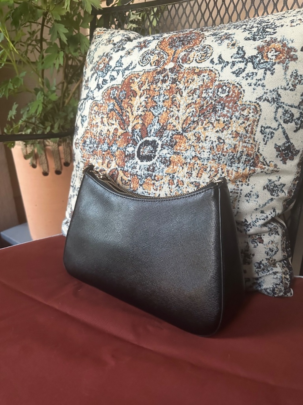Kate spade Margot textured cross body - Picture 4 of 7